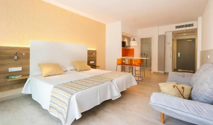 Casablanca Apartments, Santa Ponsa location